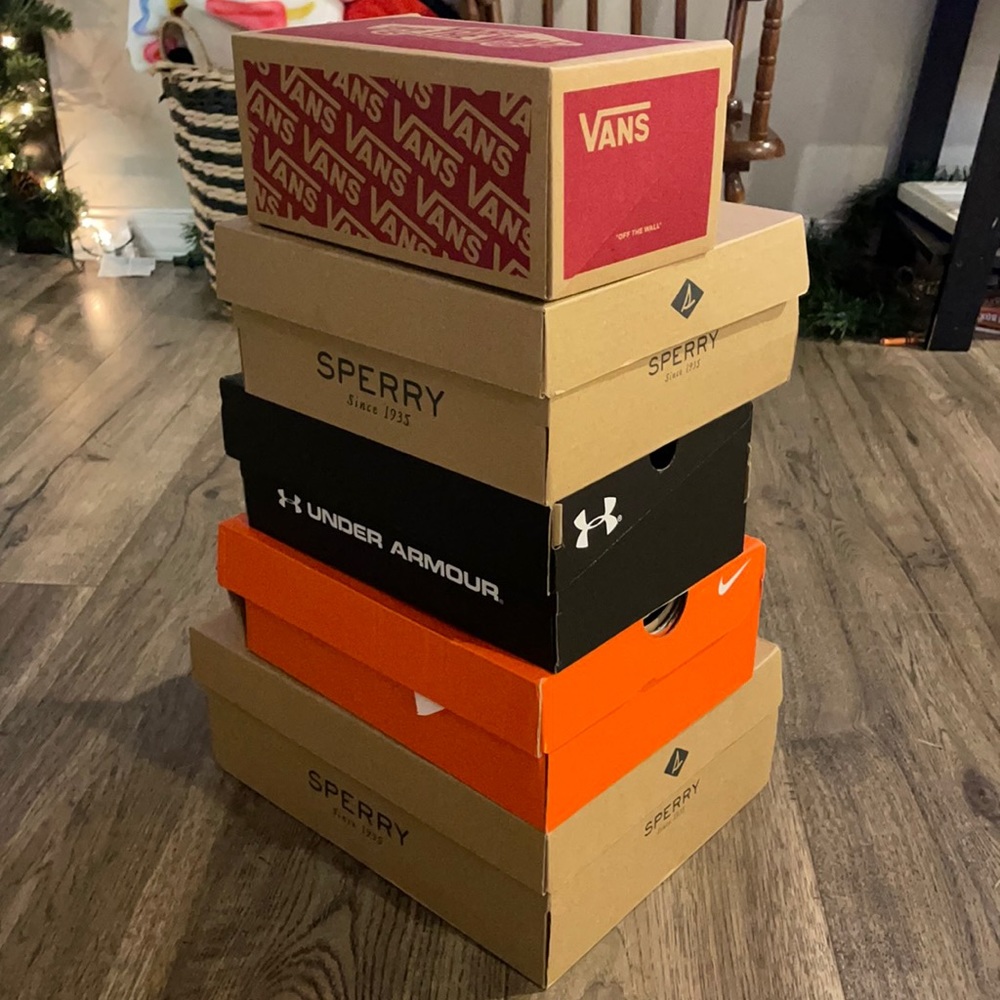 Empty Box Nike Under Armour Sperry Vans